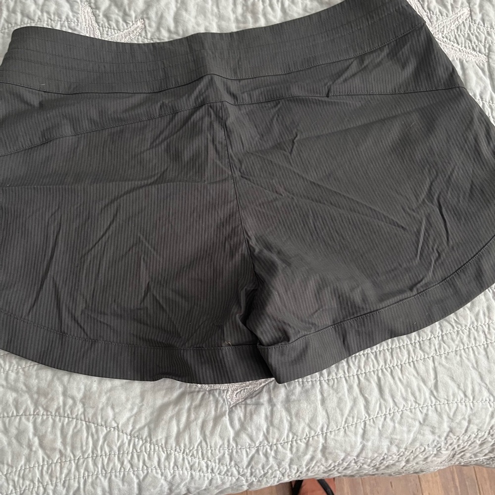Shorts - Picture 3 of 3